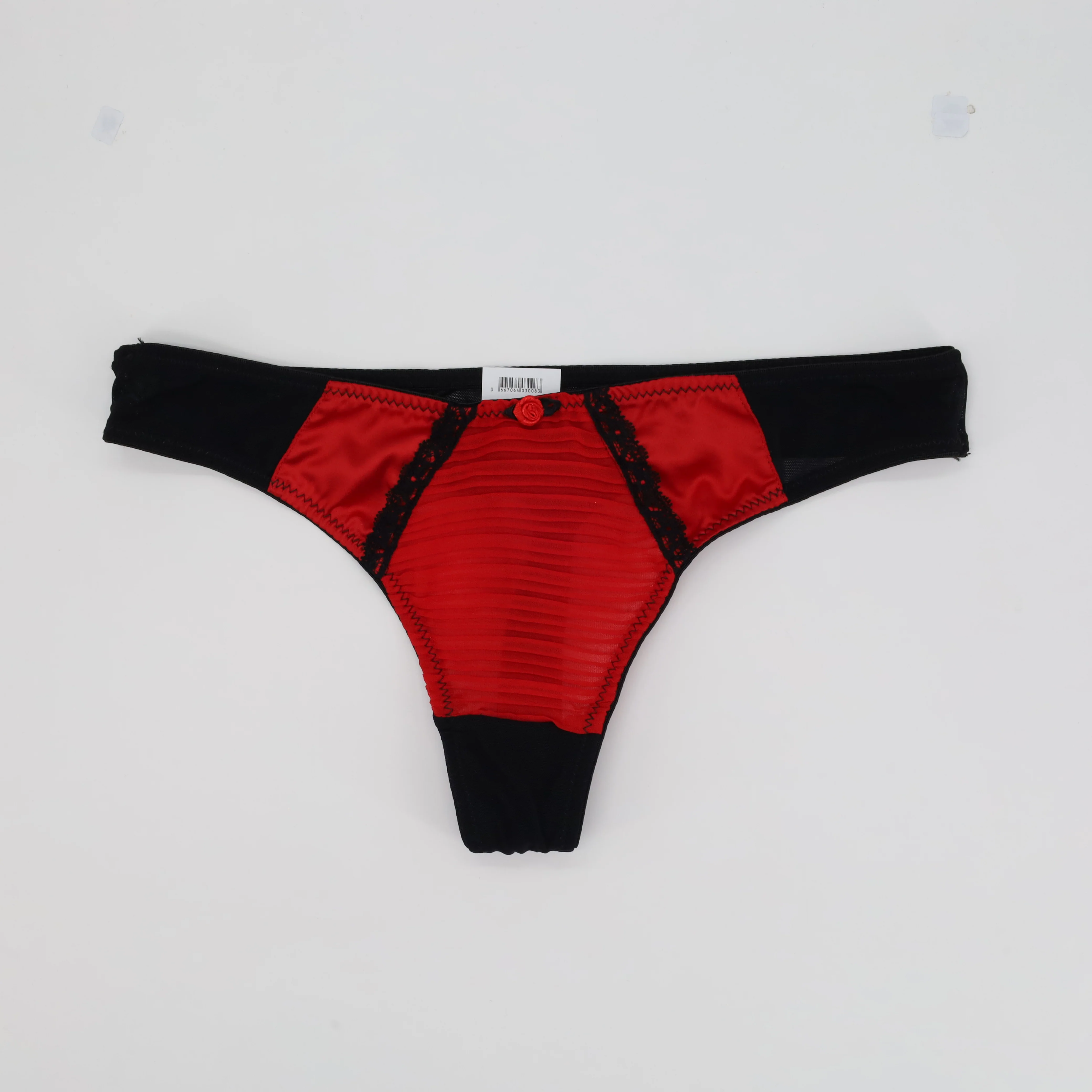 String Besired Noir