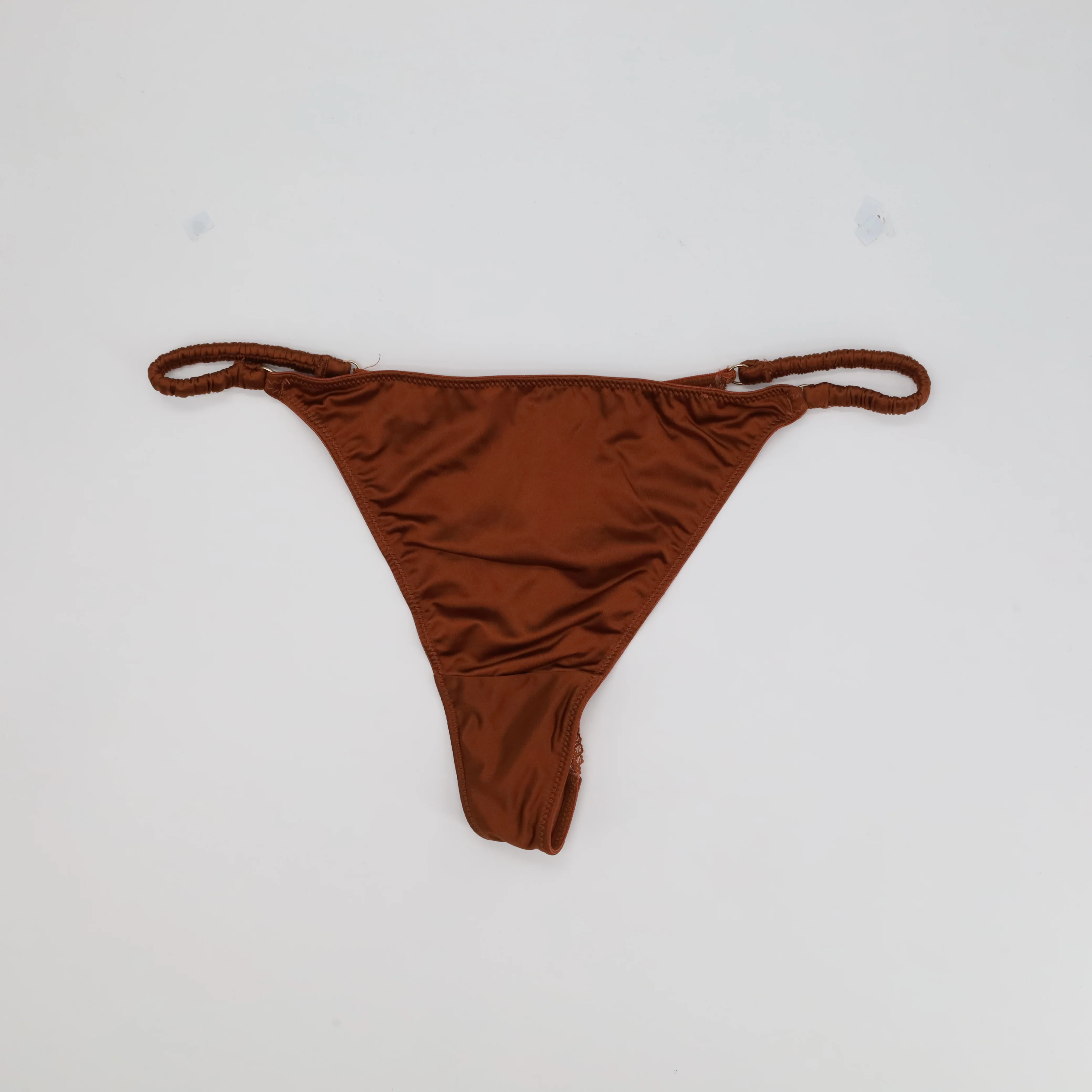 String RougeGorge Marron