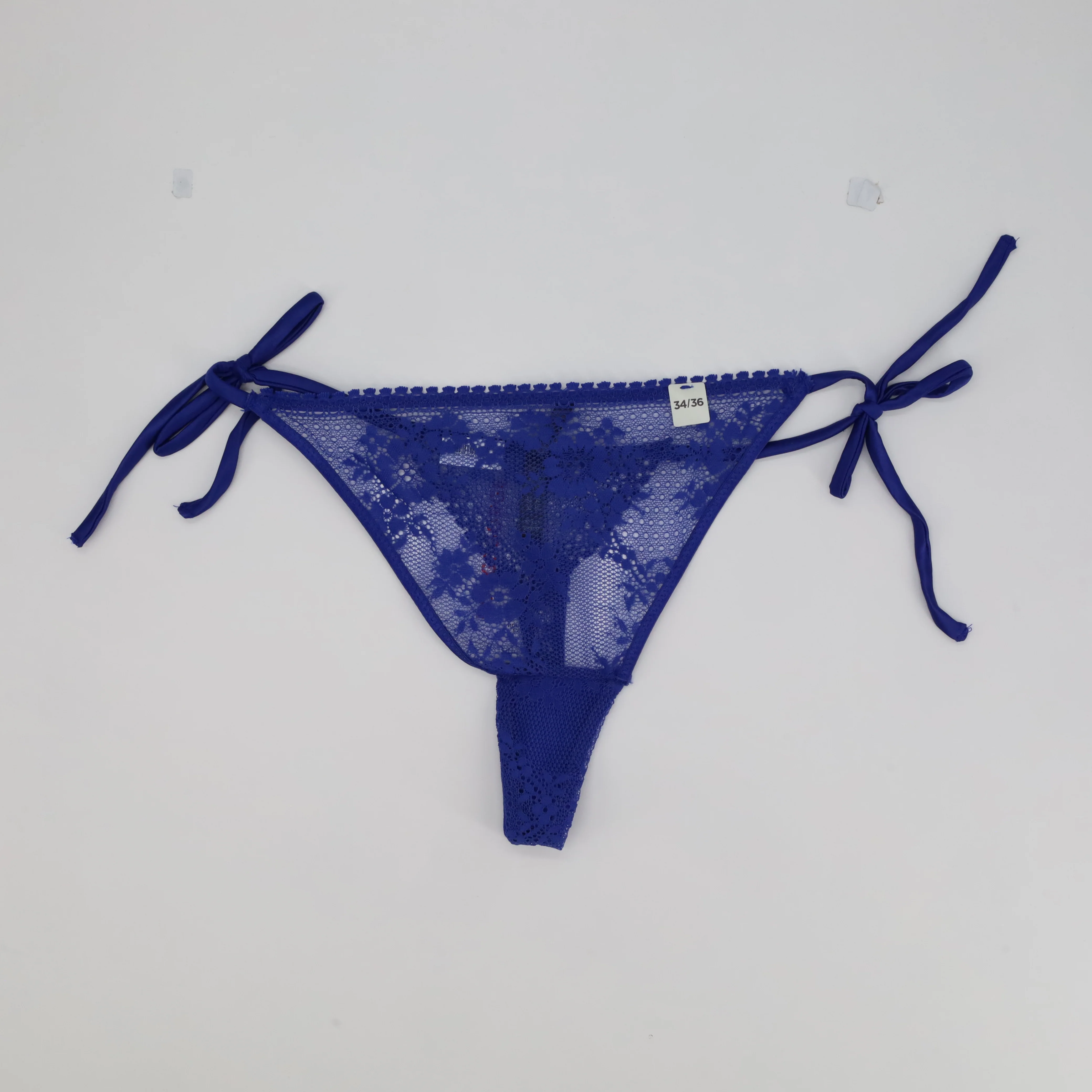 String RougeGorge Bleu