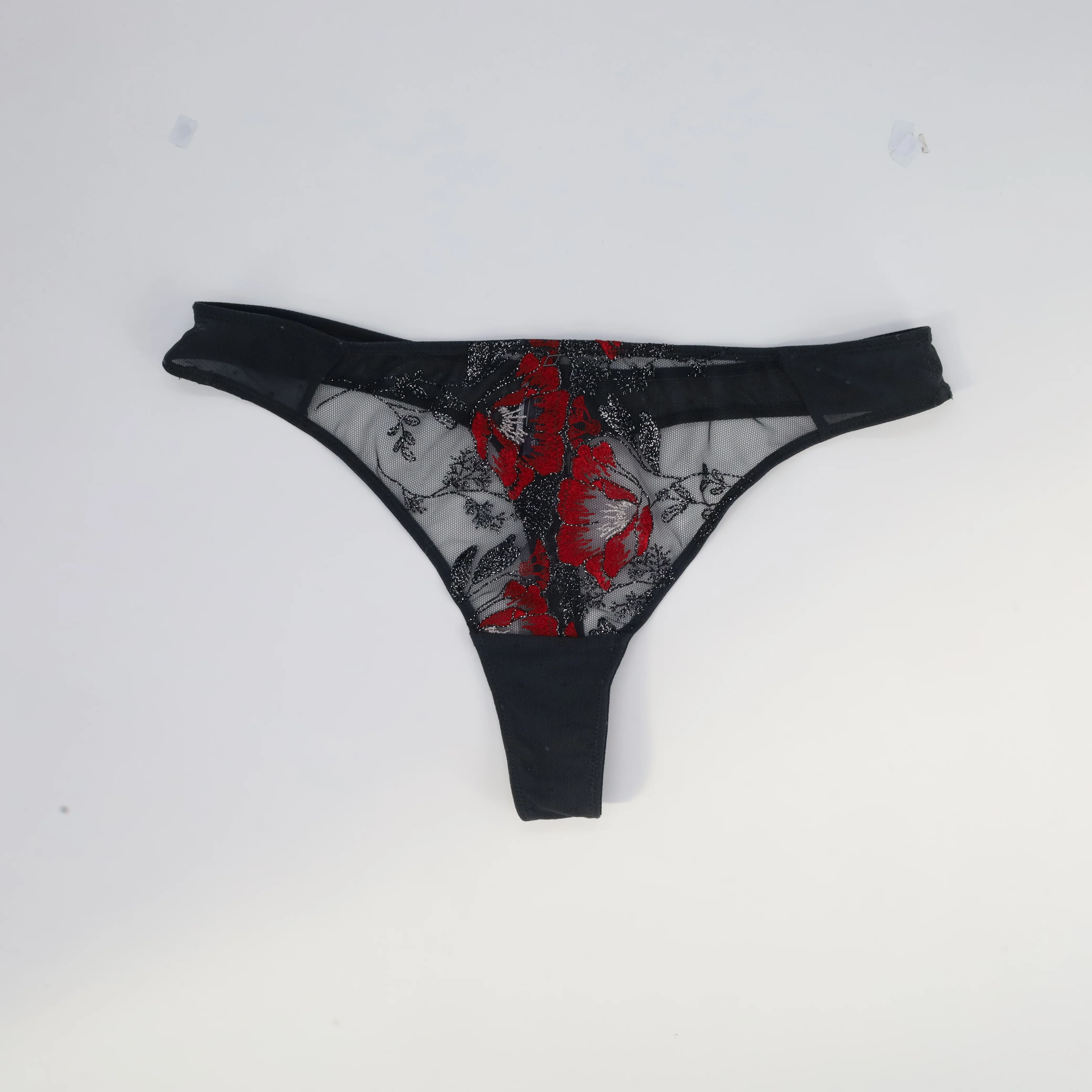 String RougeGorge Gris