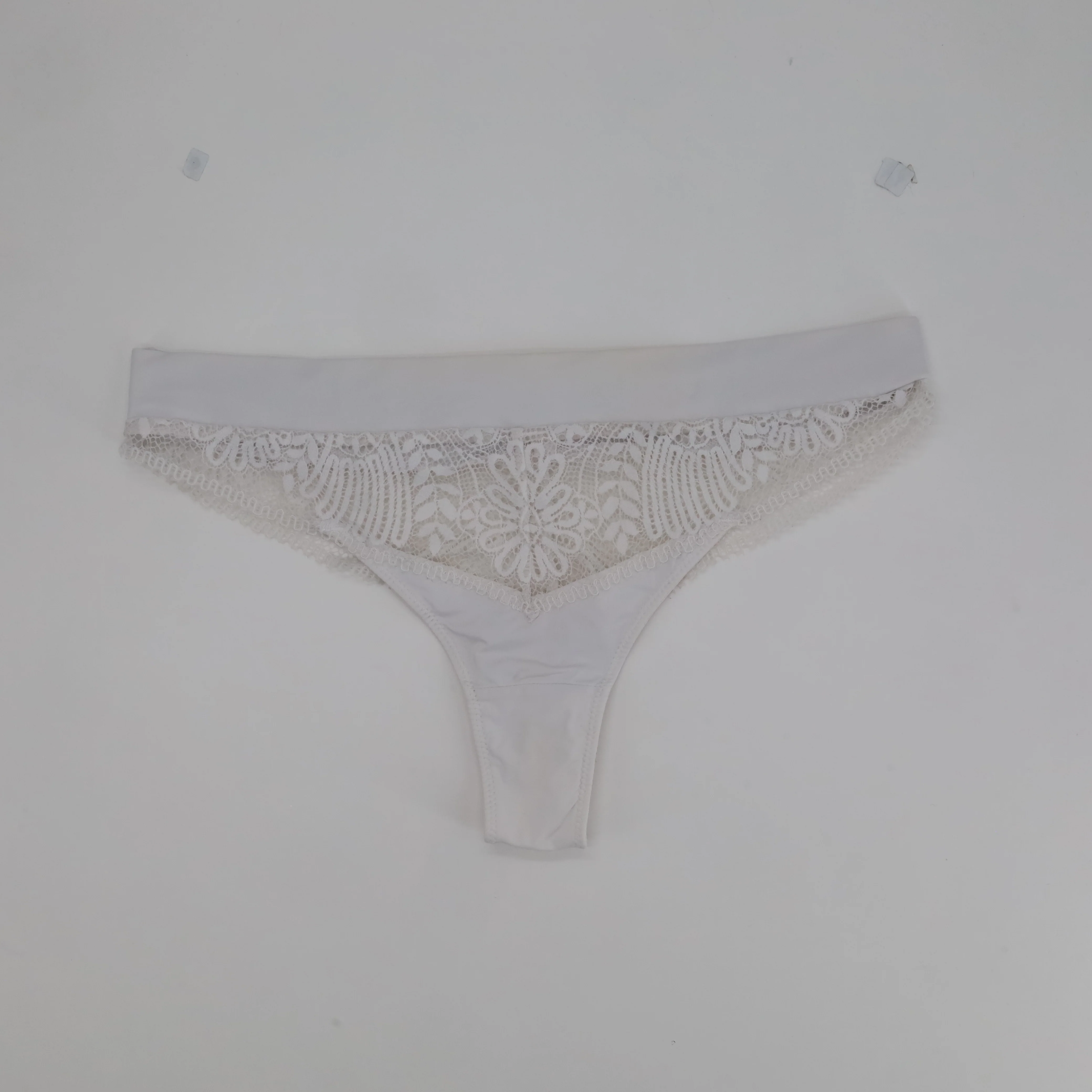 Tanga RougeGorge Blanc