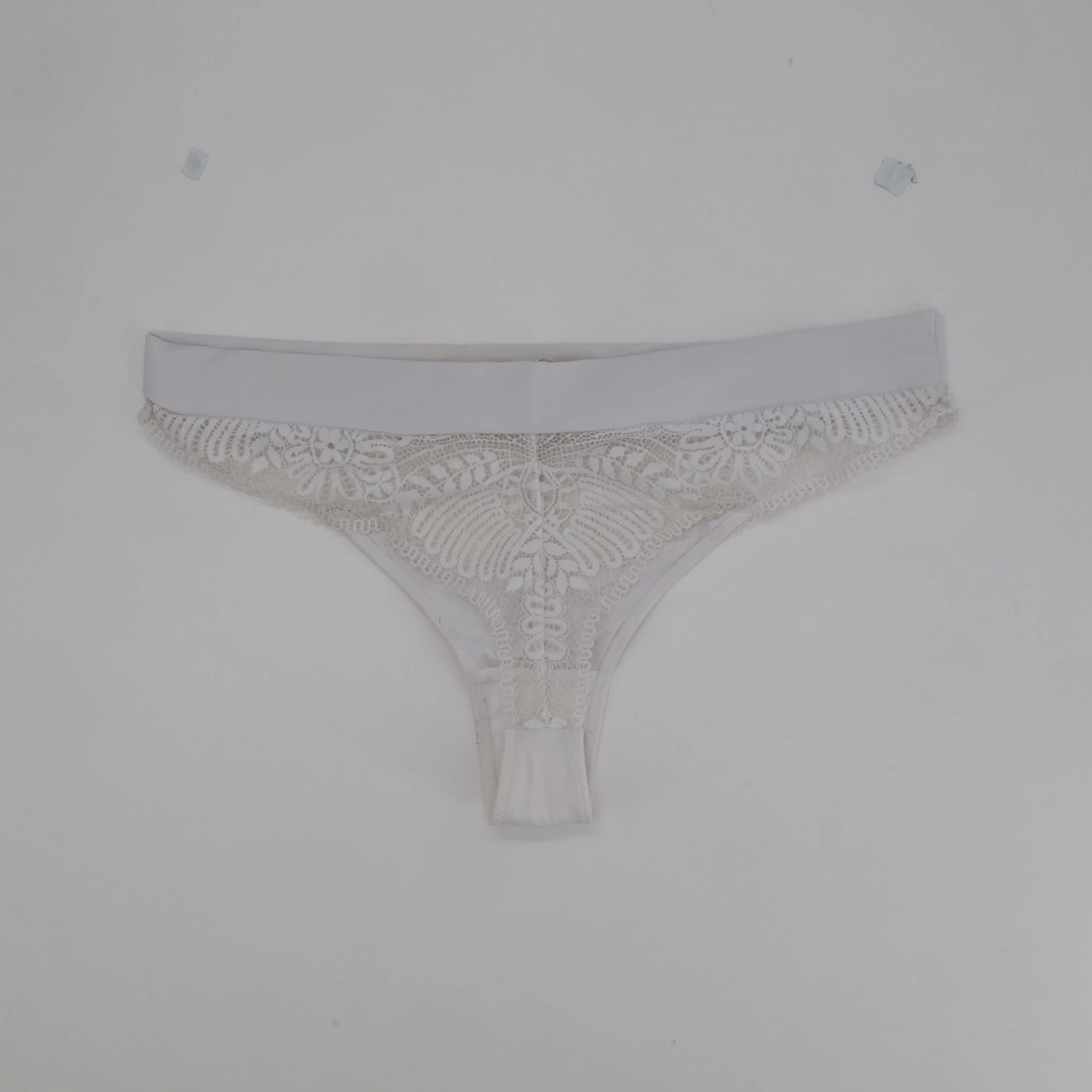 Tanga RougeGorge Blanc - Image 2