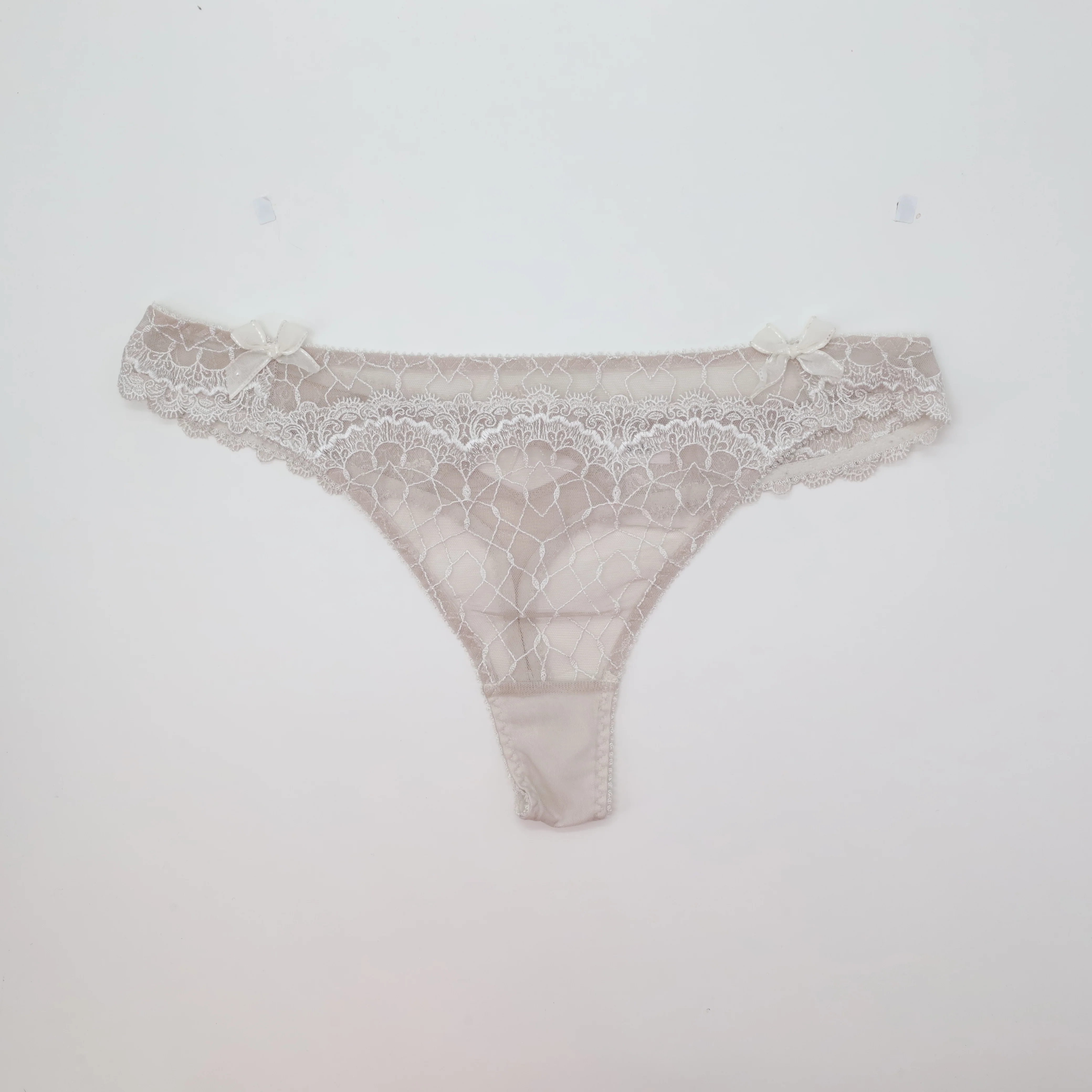 String Blanc