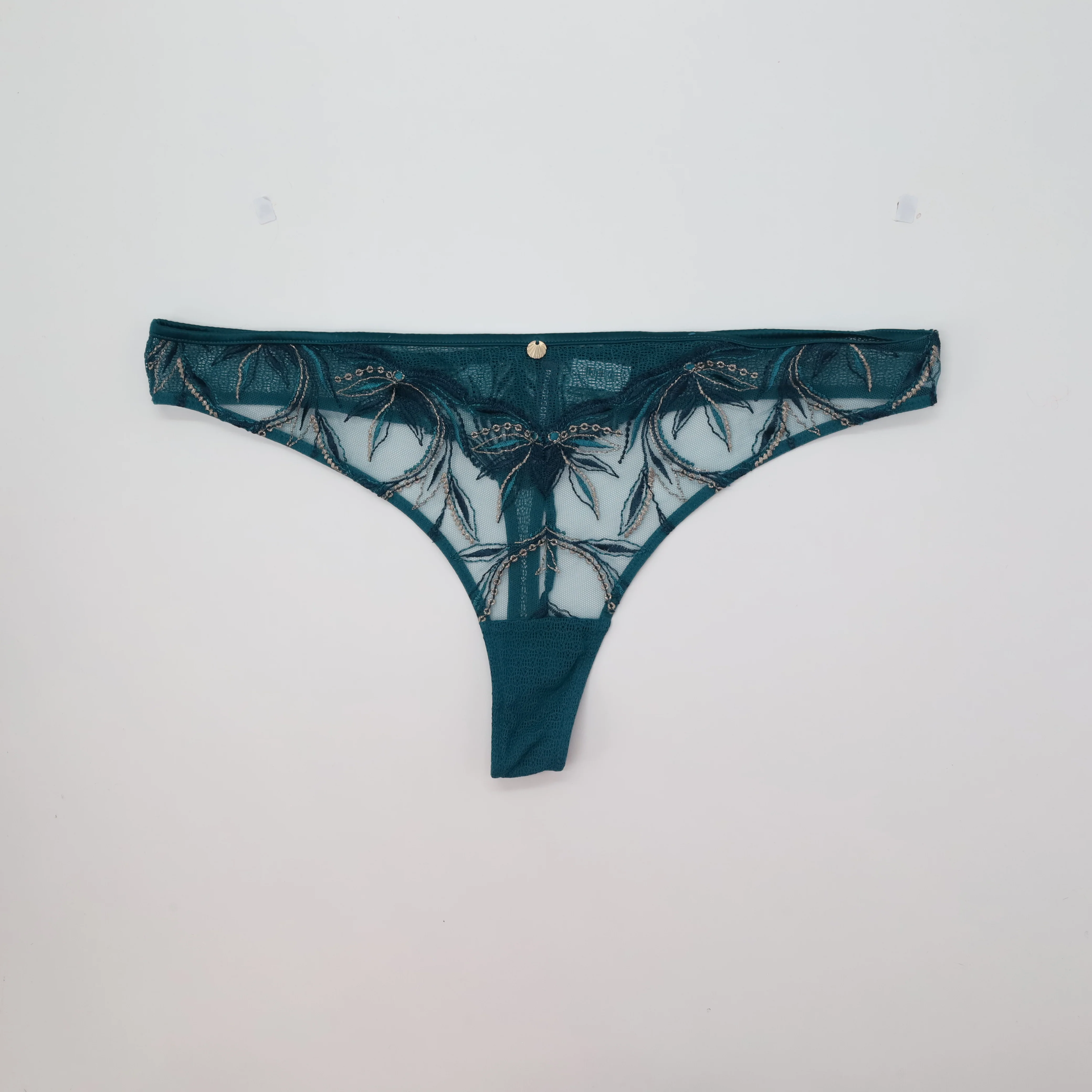 String RougeGorge Bleu