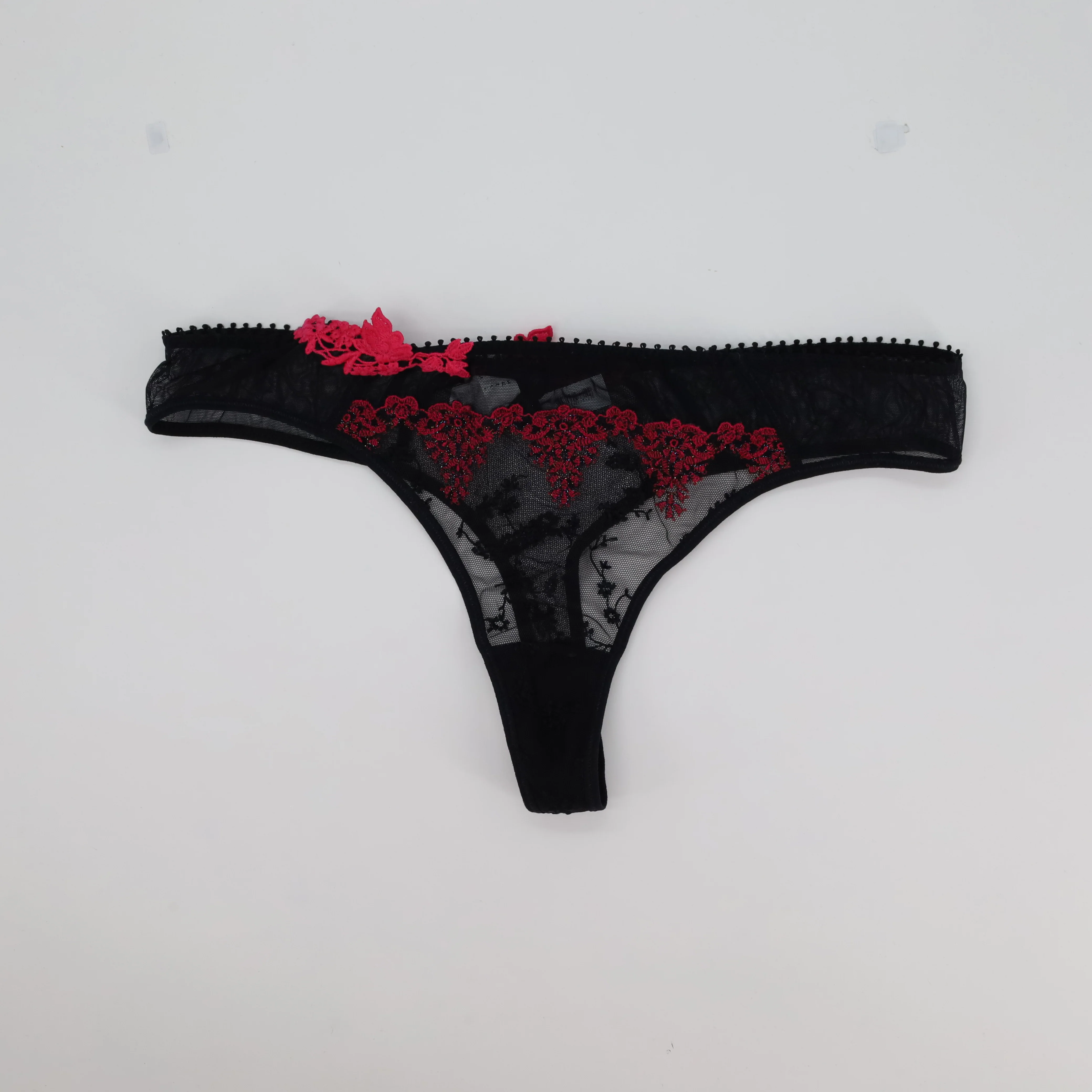 String Passionata Noir