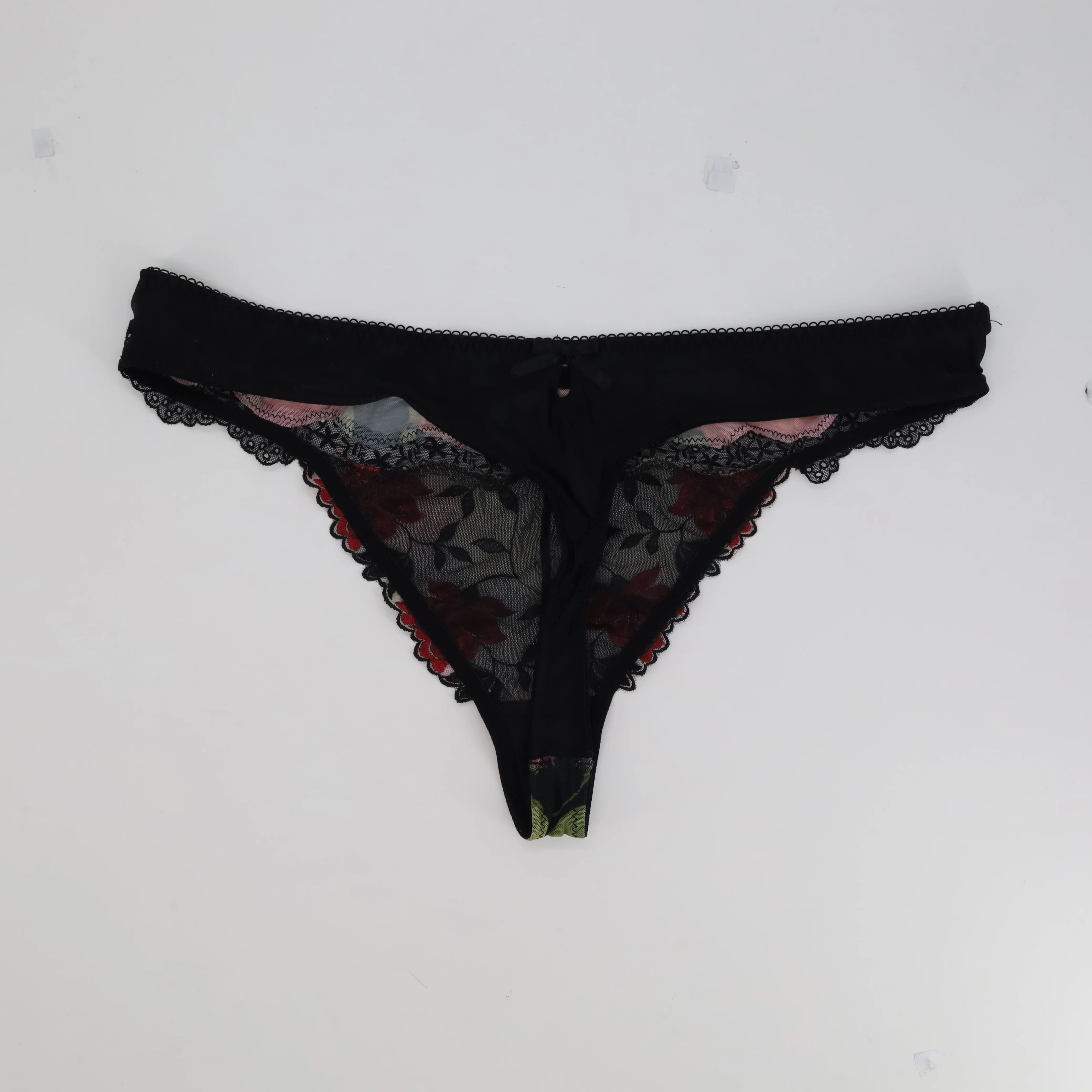 String Sans Complexe Noir - Image 2