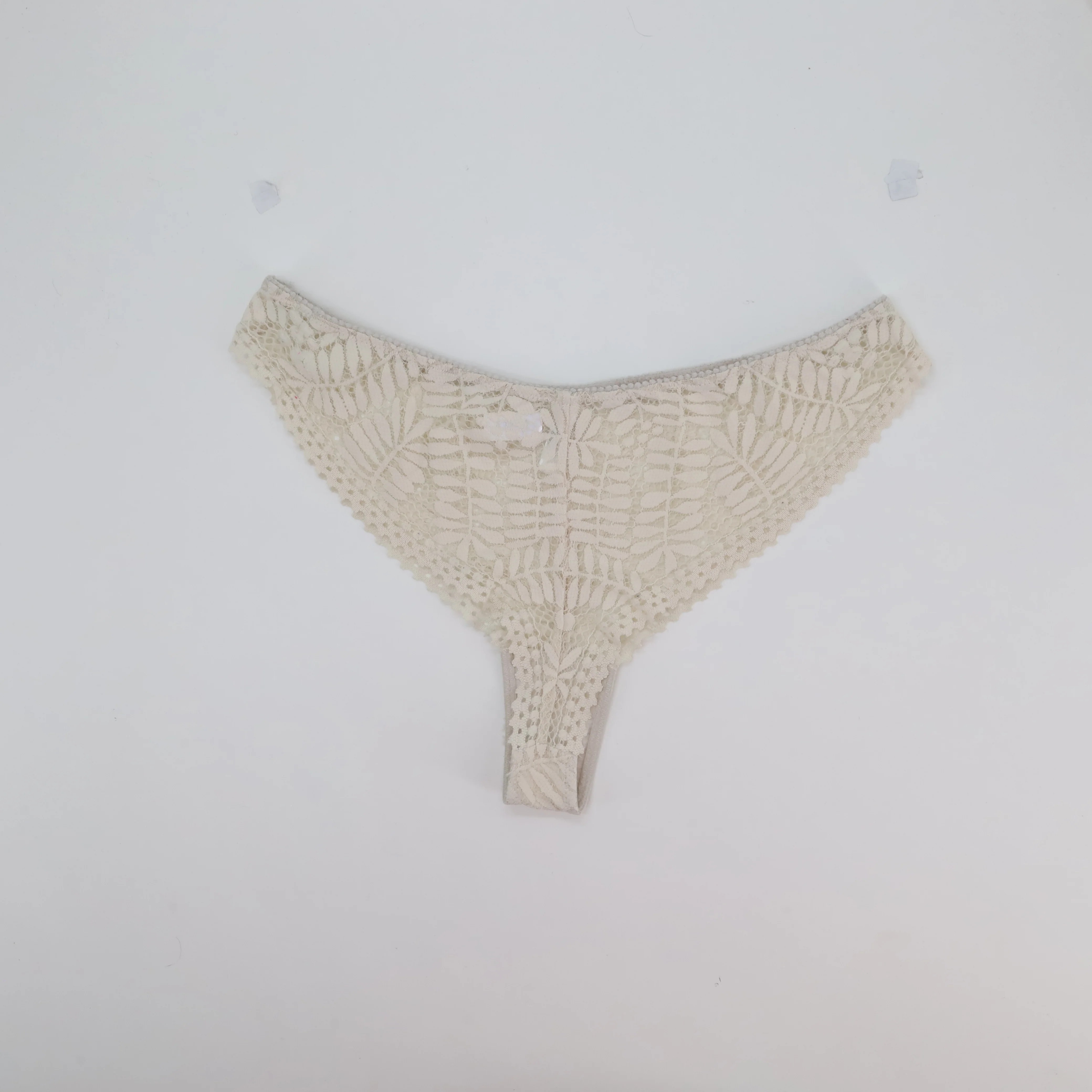 Tanga RougeGorge Blanc - Image 2