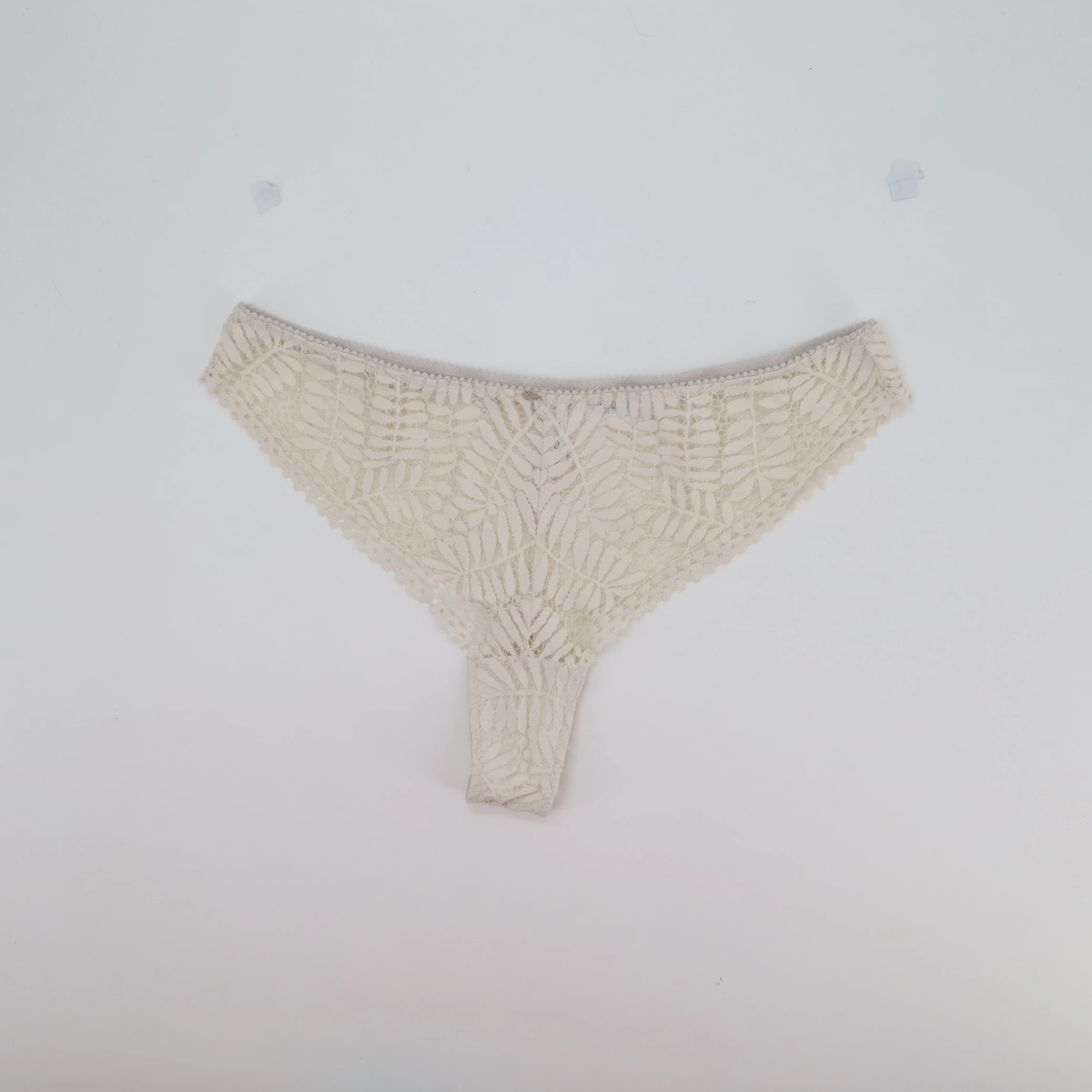 Tanga RougeGorge Blanc